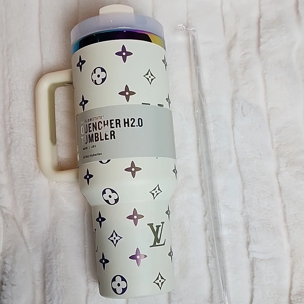 White Stanley Quencher H2.0 Tumbler - Picture 2 of 8